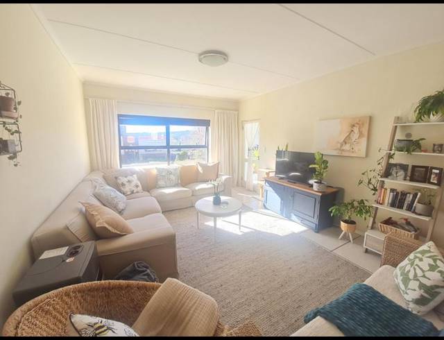 2 BEDROOM PROPERTY TO RENT IN DE VELDE